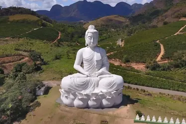 
			
				Estátua de Buda gigante é a segunda maior do mundo e fica no ES
			
			