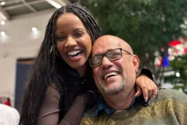 
			
				Ex-Casamento às Cegas, Thamara Térez anuncia morte do pai, aos 55 anos
			
			