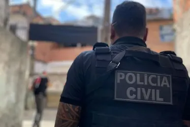 
			
				Filho confessa ter cortado a mão de mãe morta para sacar dinheiro
			
			