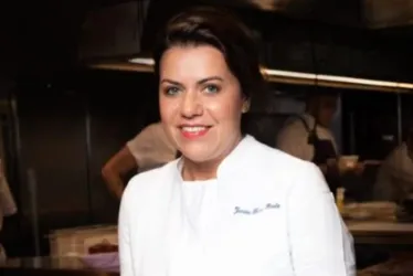 
			
				Janaína Torres é eleita a melhor chef mulher do mundo
			
			