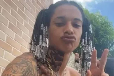 
			
				Jovem que viralizou ao cair em “cratera” ganha carro e moto de Oruam
			
			
