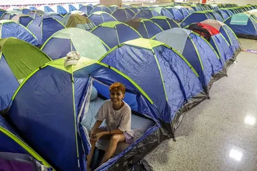 
			
				Jovens preparam barracas para maratona tecnológica da Campus Party
			
			