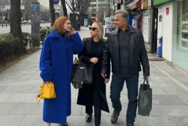 
			
				Marina Ruy Barbosa passeia com os pais na Coreia do Sul
			
			