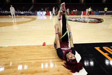
			
				Quem é Kamilla Cardoso, brasileira bicampeã do basquete universitário
			
			