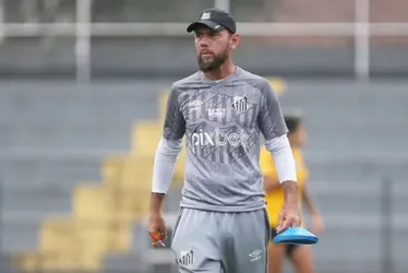 
			
				Técnico acusado de assédio pede demissão do time feminino do Santos
			
			