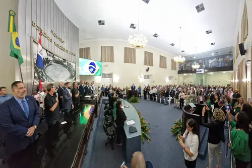 
				Jair Bolsonaro recebe título de cidadão honorário de Alagoas na ALE
			
			