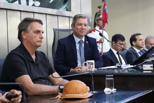 
				Jair Bolsonaro recebe título de cidadão honorário de Alagoas na ALE
			
			