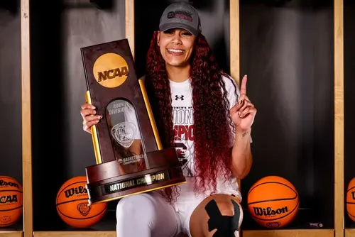 
				Kamilla Cardoso é a terceira escolha do Draft da WNBA
			
			
