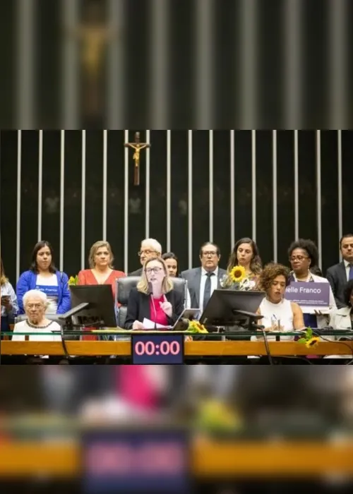 
				Câmara dos Deputados homenageia Marielle Franco e Anderson Gomes
			
			
