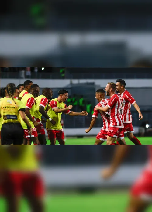 
				Campeões, jogadores do CRB recebem troféu e fazem a festa no Rei Pelé
			
			