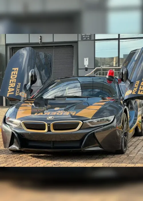 
				Carro de R$ 800 mil é usado com viatura da PF em Palmas
			
			