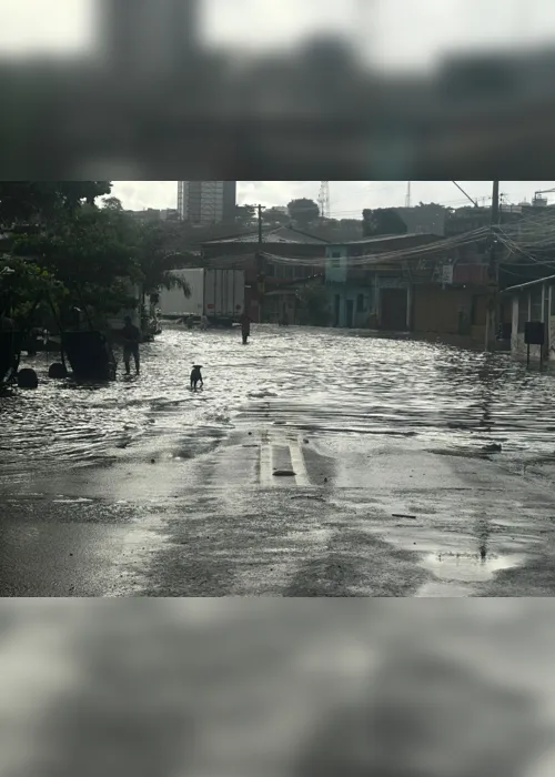 
			
				Chuva gera vários pontos de alagamentos em ruas de Maceió
			
			