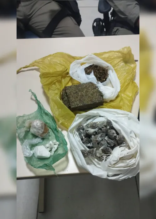 
			
				Durante prisão, militares são surpreendidos a tiros por criminosos
			
			