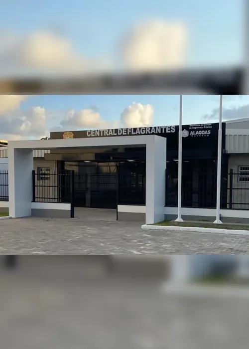 
				Homem ateia fogo na casa da ex-mulher por não aceitar separação
			
			
