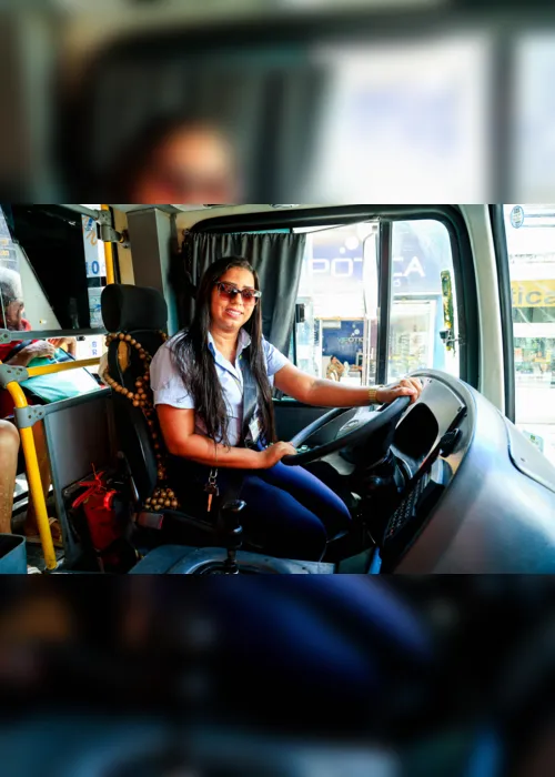 
			
				Motorista de ônibus rompe estereótipos e compartilha experiências
			
			