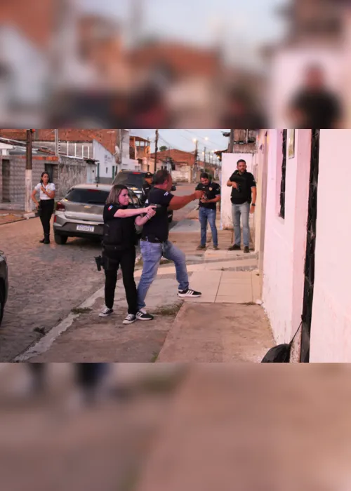 
			
				Operação da Polícia Civil prende mais de 20 suspeitos de crimes em Alagoas
			
			