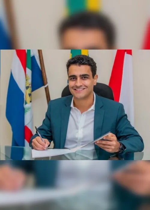 
			
				Prefeitura de Maceió concede reajuste salarial de 7% aos servidores
			
			