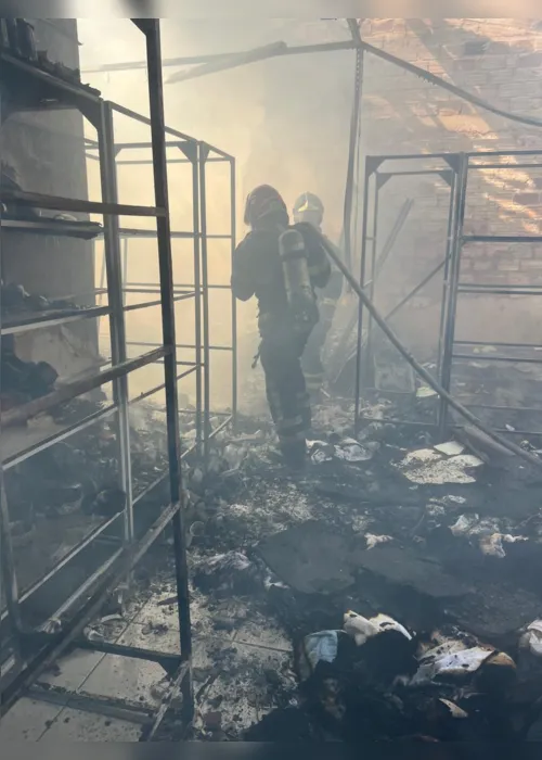 
			
				Incêndio atinge depósito da loja Magazine Luiza na Av. Fernandes Lima
			
			