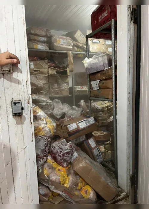 
			
				Vigilância Sanitária apreende 350kg de carnes e laticínios estragados
			
			