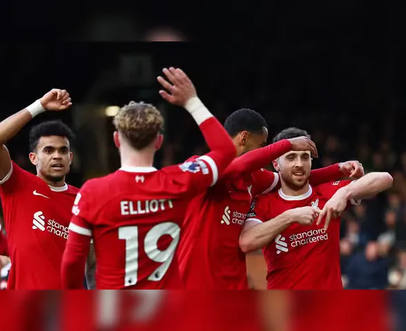 Liverpool vence o Fulham fora de casa e continua na busca pelo título