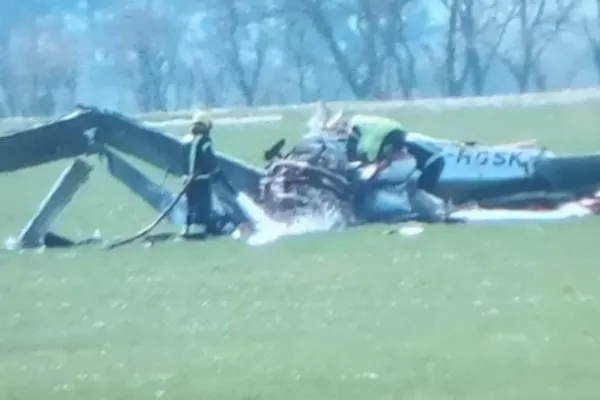 
				
					Avião particular cai em área de pouso e piloto morre na Inglaterra
				
				