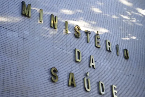 
				
					Brasil registra primeiro caso de cólera em 18 anos, diz ministério
				
				