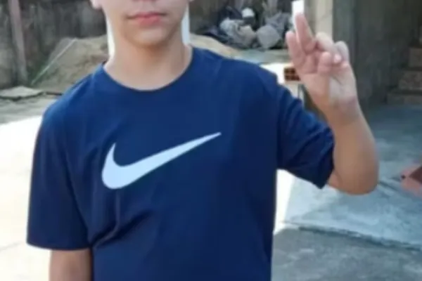 
				
					Carlinhos Maia defende dar “cacete” em agressores de garoto de 13 anos
				
				