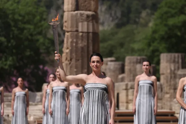 
				
					Chama olímpica para jogos de Paris é acesa na Grécia
				
				