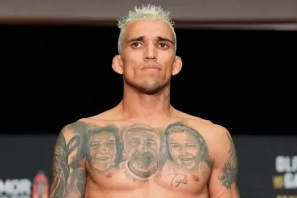 
				
					Charles do Bronx confessa choro após derrota no UFC 300
				
				