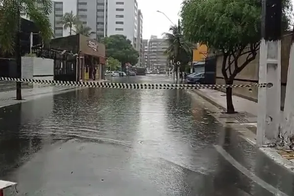 
				
					Chuvas devem continuar neste sábado, em várias regiões de Alagoas
				
				