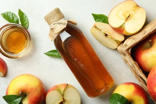 
				
					Entenda como beber vinagre de maçã todos os dias ajuda a emagrecer
				
				