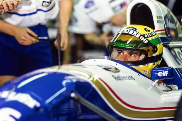 
				
					Galvão Bueno se emociona ao relembrar morte de Senna
				
				
