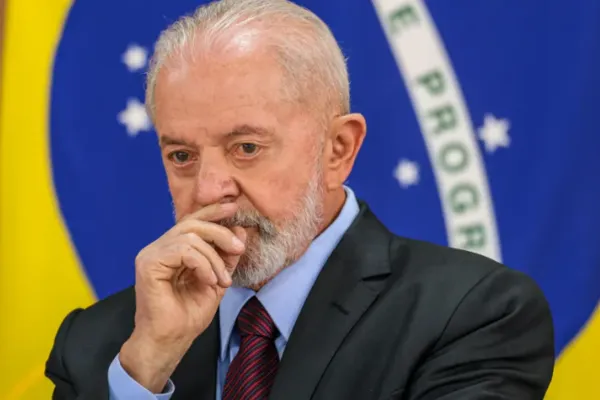 
				
					Governo vê chance de adiar sessão sobre vetos de Lula
				
				