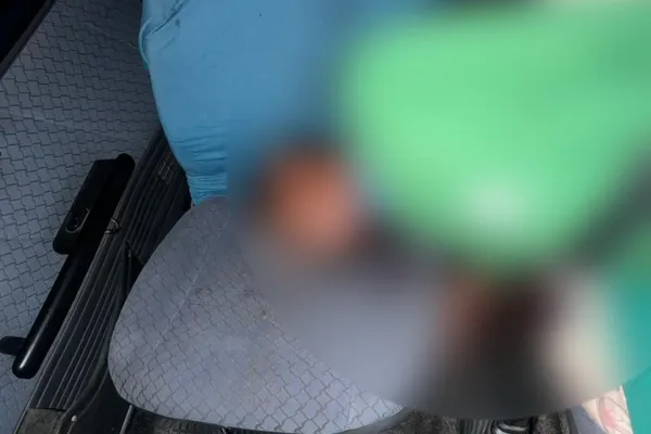 
				
					Homem é morto com tiro na cabeça dentro de Fiat Uno na Ponta Grossa
				
				