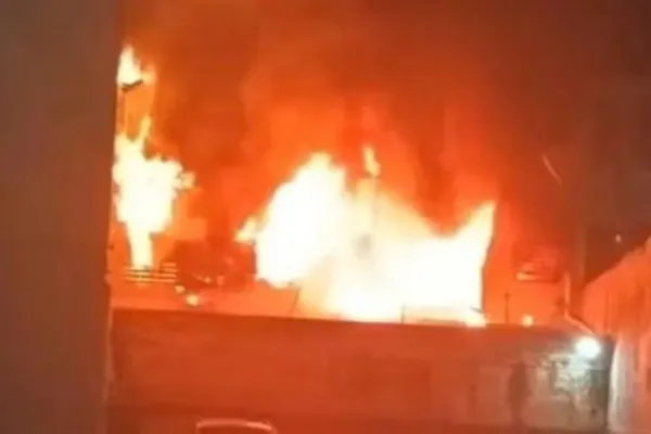 
				
					Incêndio em pousada mata nove pessoas e deixa outras sete feridas
				
				