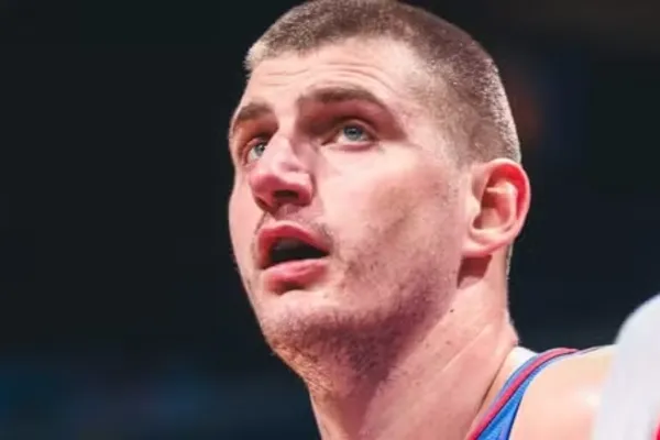 
				
					Irmão de Nikola Jokic é filmado agredindo torcedor na NBA
				
				