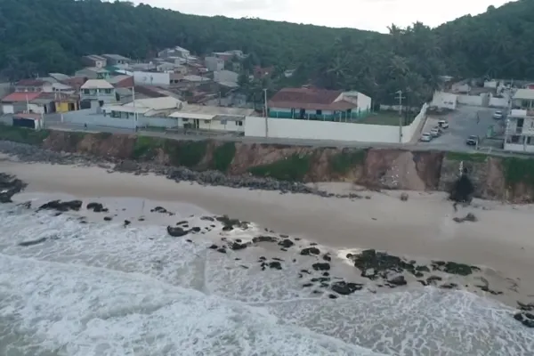 
				
					Jequiá da Praia decreta situação de emergência por avanço do mar
				
				