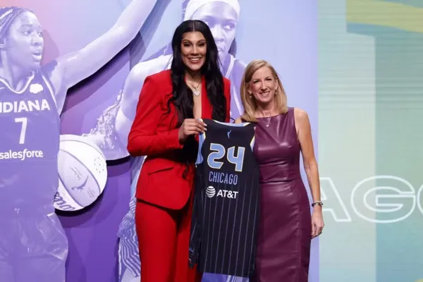 
				
					Kamilla Cardoso é a terceira escolha do Draft da WNBA
				
				