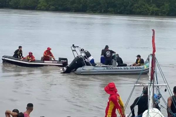 
				
					PF investiga se corpos achados em barco no Pará são de estrangeiros
				
				
