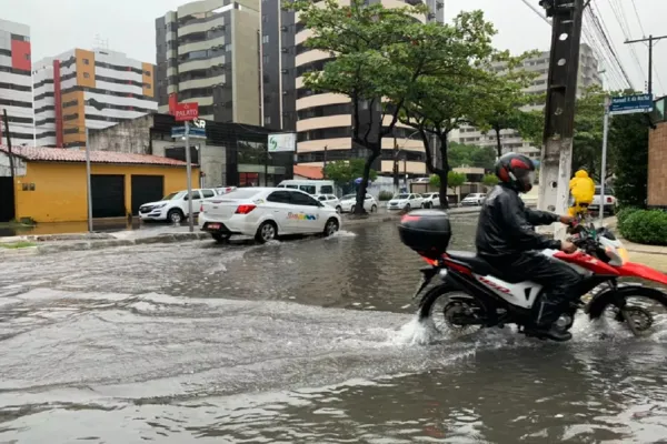 
				
					Defesa Civil alerta para acumulado de chuvas em Maceió
				
				