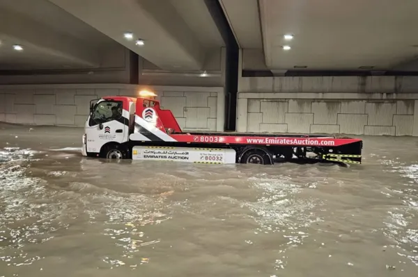 
				
					De onde vem as inundações em Dubai?
				
				