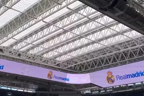 
				
					Real Madrid se aproxima de estrear telão 360º do Santiago Bernabéu
				
				