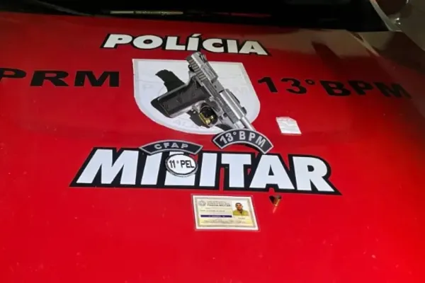 
				
					Sargento de PE é preso após atirar contra transeuntes em Maceió
				
				