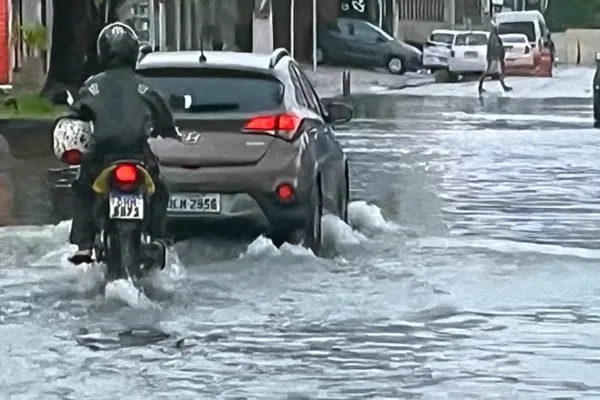 
				
					Aviso deixa 47 cidades de Alagoas em alerta para chuvas intensas
				
				