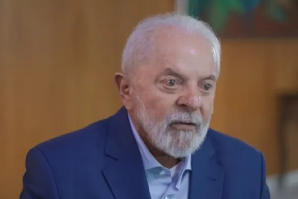 
				
					TSE multa Lula em R$ 250 mil por propaganda negativa contra Bolsonaro
				
				