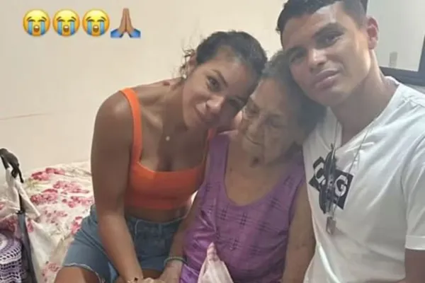 
				
					Thiago Silva lamenta a morte da avó: 'Te amarei para sempre'
				
				