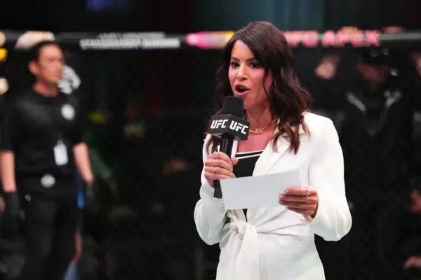 
				
					UFC tem primeira mulher como announcer após titular ficar doente
				
				