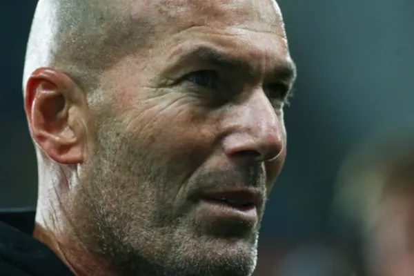 
				
					Zidane está próximo de ser o novo treinador do Bayern, diz jornal
				
				