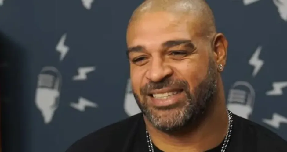 Adriano nega caso com Gracyanne e Belo ‘Sei nem o que é ménage’