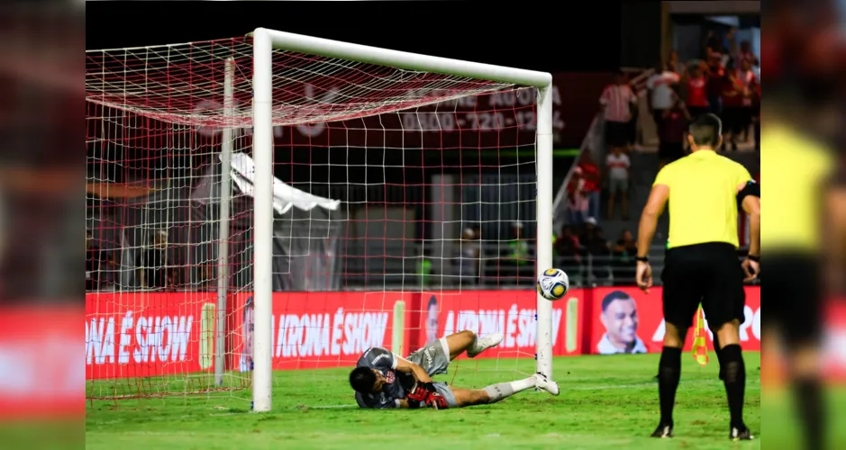 Matheus Albino foi bem e defendeu a penalidade